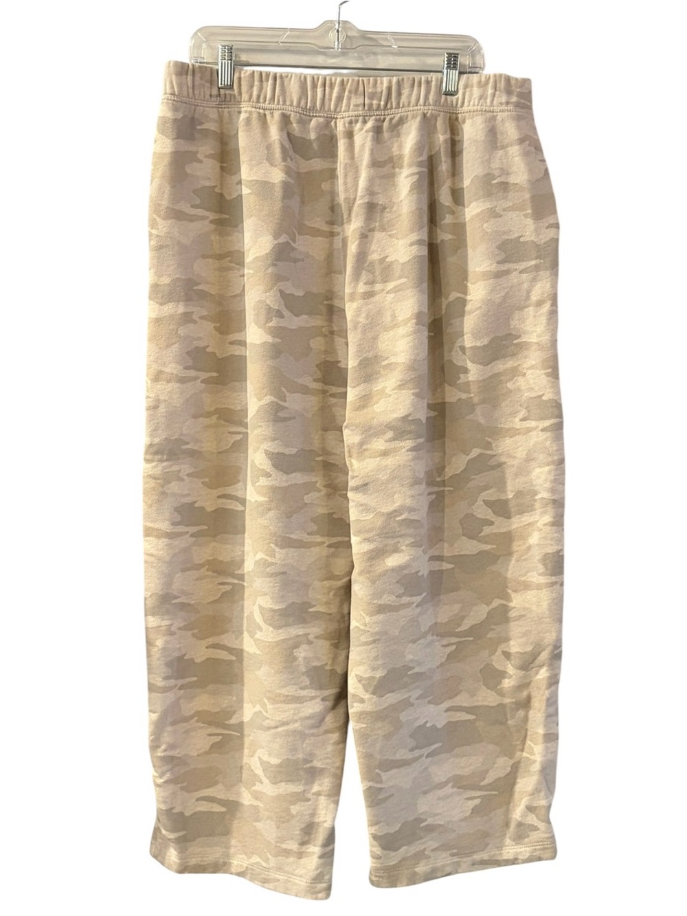 Like New! American Eagle Camo Everyday Luxe Barrel Sweatpants Large